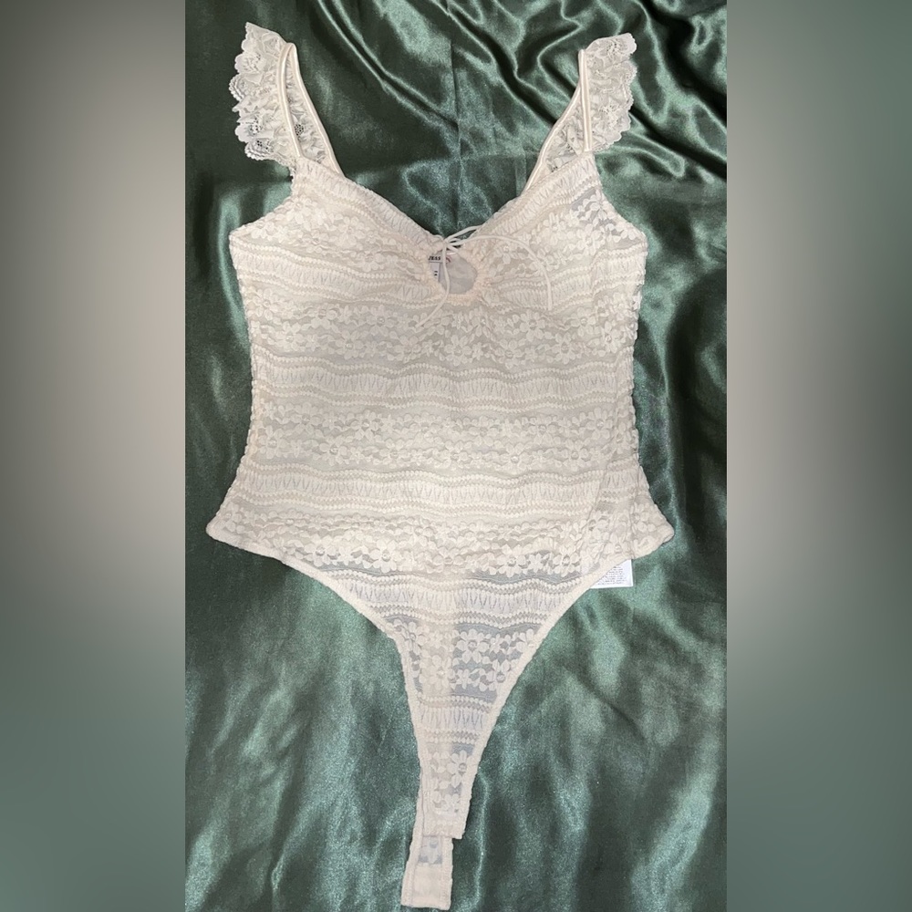 GUESS lace cream bodysuit